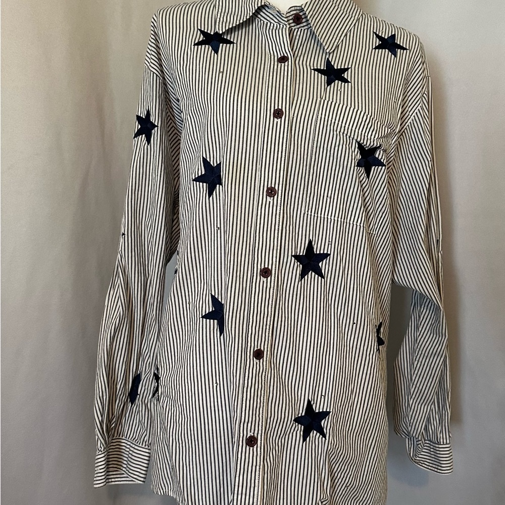 🇺🇸Quacker Factory Navy & White Stripe Button down Shirt with Embroidered Stars